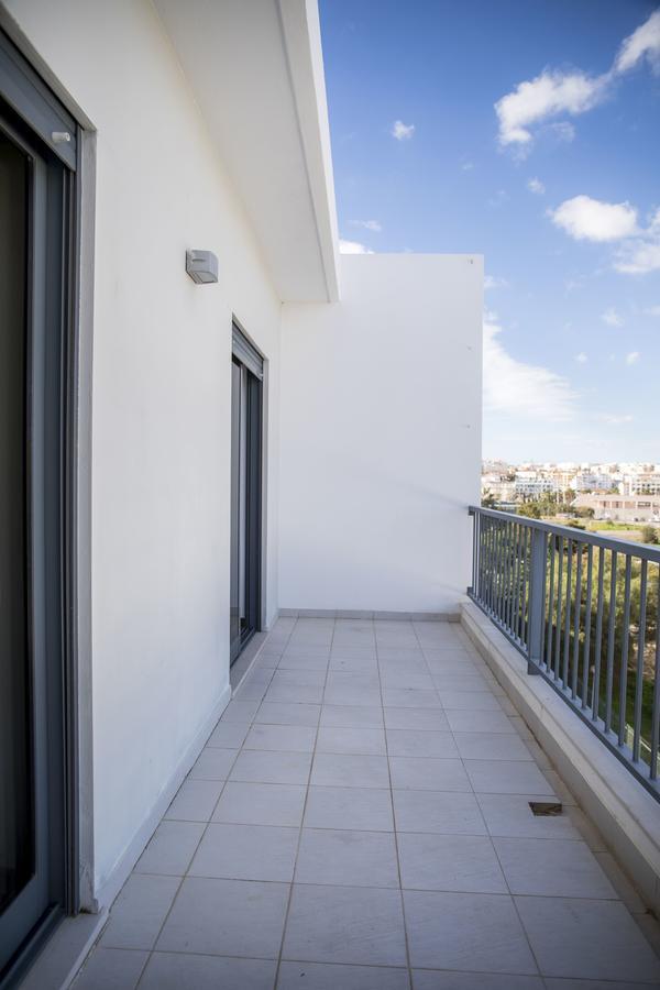B04 - Luxury 2 Bed W Terrace Pool Apartment Lagos Exterior photo